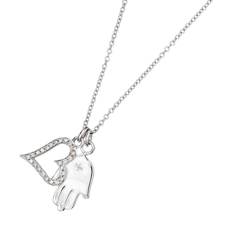 שרשרת עם תליוני לב וחמסה